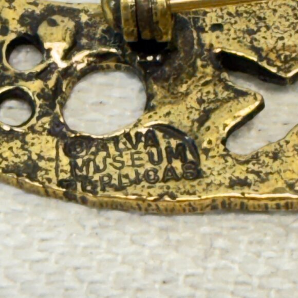 Alva Museum Replica Brooch Scimitar Sword Gold-Tone Statement 3" - Picture 2 of 8